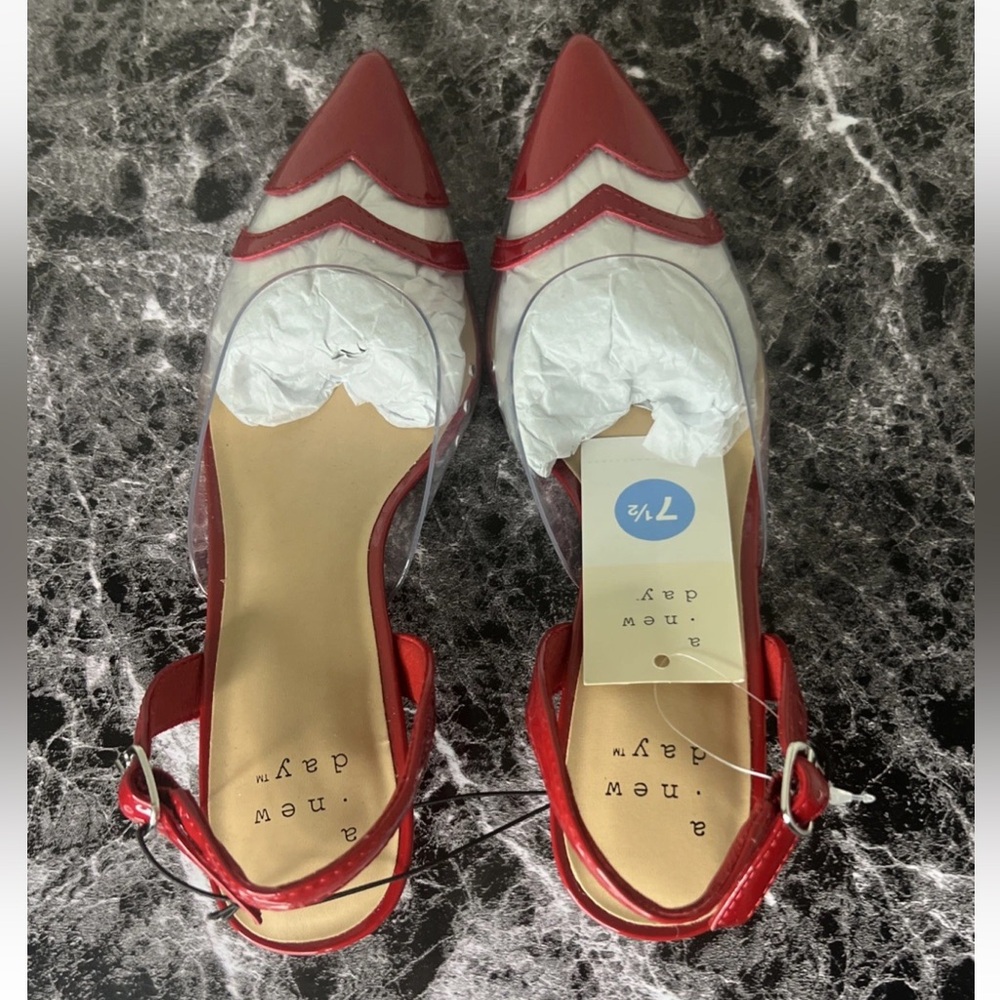 A New Day Shoes Womens Size 7.5 Eleanor Heart Kitten Heels Clear Strap Dressy